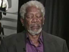 Morgan Freeman habla sobre quedarse dormido en medio de una entrevista en directo
