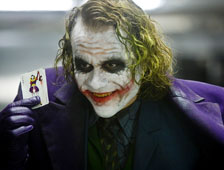 Video: El padre de Heath Ledger muestra el diario del Joker de Heath en The Dark Knight